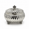 Decorative silver etrog box with intricate engravings by hadad bros silverware קופסה לאתרוג לחגי ישראל כלי כסף האחים חדד 