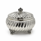 Decorative silver etrog box with intricate engravings by hadad bros silverware קופסה לאתרוג לחגי ישראל כלי כסף האחים חדד 